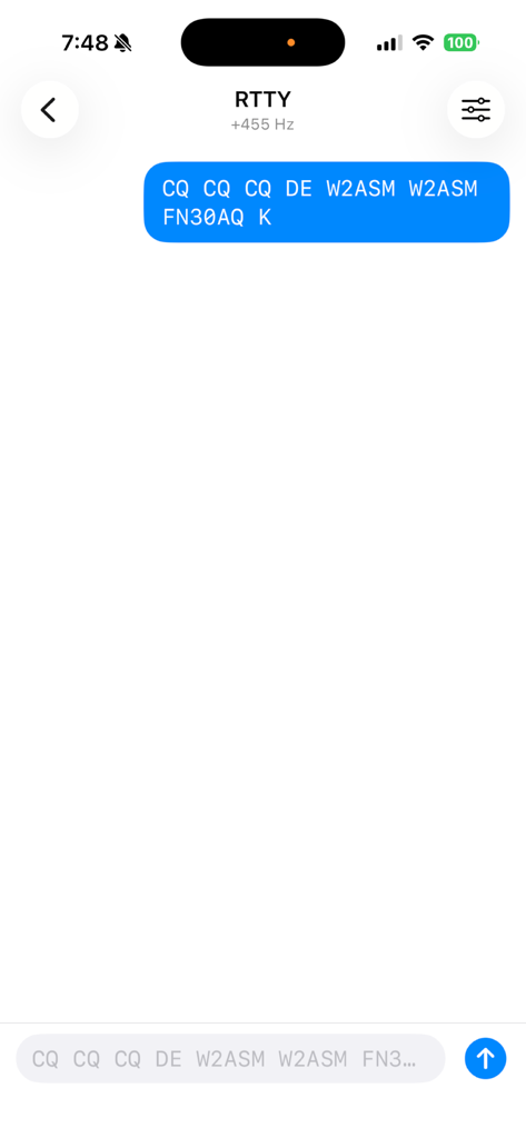 The Amateur Digital app showing an RTTY digital mode conversation with a modern chat bubble interface.