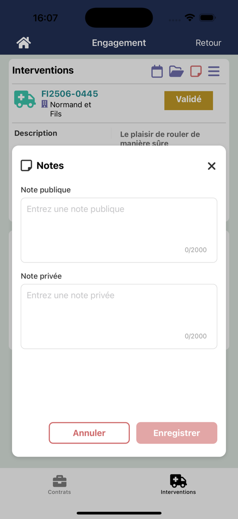 Dolismart app interface displaying a popup for adding public and private notes to a service intervention