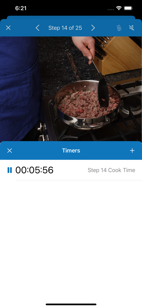 VizChefアプリのインターフェース。アクティブな調理タイマーを備えたステップバイステップのビジュアルレシピを表示しています