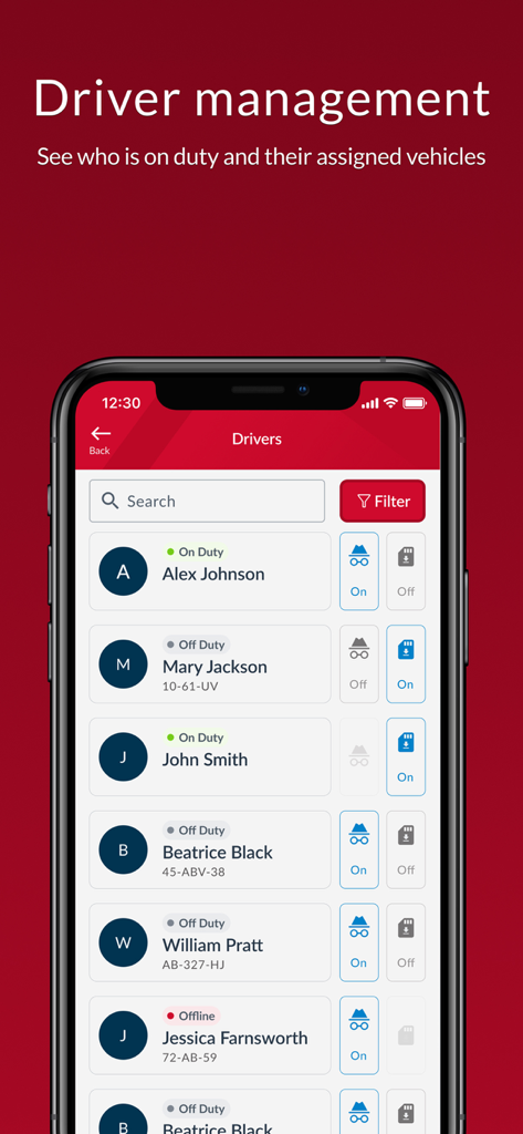 Interfaz de la aplicación Frotcom Fleet Manager mostrando una lista de conductores con su estado de servicio y vehículos asignados.