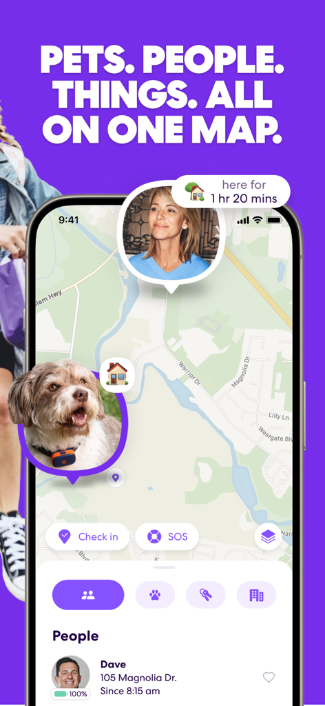 Capture d'écran de l'application Life360 montrant les membres de la famille et les animaux domestiques suivis en temps réel sur une carte.