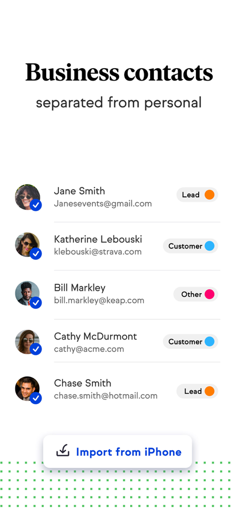 Uma lista de contatos comerciais dentro do aplicativo Keap Mobile mostrando vários leads e clientes com a opção de importar do iPhone