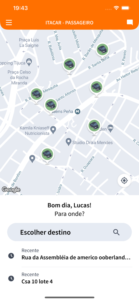 ItaCar - Passageiro - La schermata dell'app passeggero ItaCar che mostra una mappa in tempo reale con icone di auto disponibili e una barra di ricerca per scegliere una destinazione.