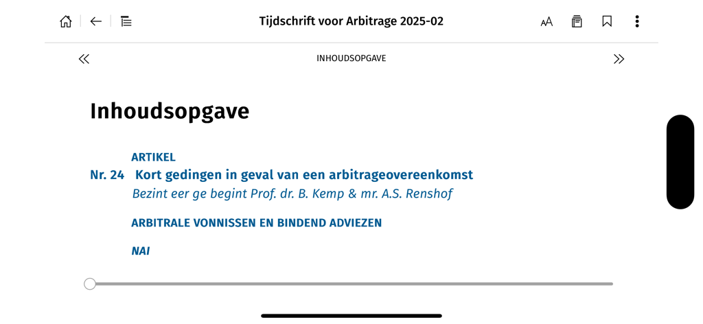 Vista de la tabla de contenidos de una revista legal dentro de la aplicación Smarteca NL que muestra los títulos de los artículos y el menú de navegación.