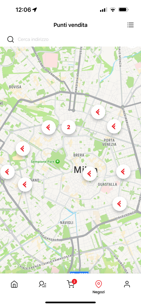 Feltrinelliアプリのマップインターフェース。ミラノの書店が地図上に表示されています。
