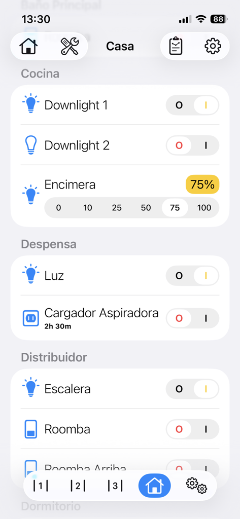 HAA Home for HomeKit & Matter - HAA Home App-Oberfläche, die Smart-Home-Gerätesteuerungen für Lichter und Geräte, organisiert nach Räumen, anzeigt