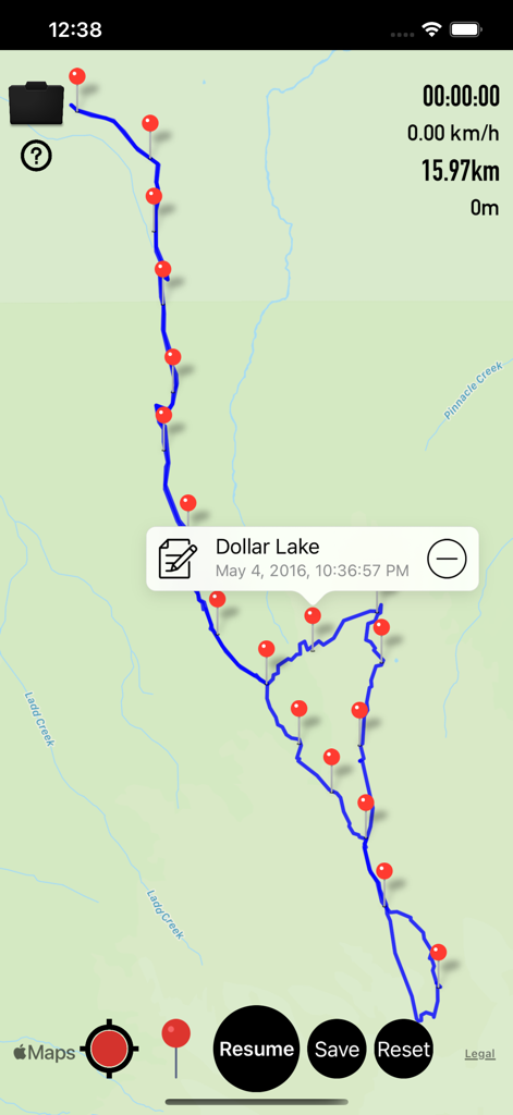 Gpx Viewer-Converter&Tracking - ダラー湖へのハイキングのための、赤いウェイポイントと追跡データを含む緑の地図上の青いGPXトレイルを表示するモバイルアプリインターフェース