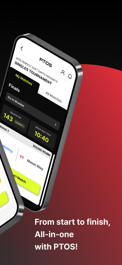 P.TOS - Un smartphone mostrando la aplicación P.TOS con detalles específicos de la partida de dardos, incluyendo el número de máquina y la hora de inicio.