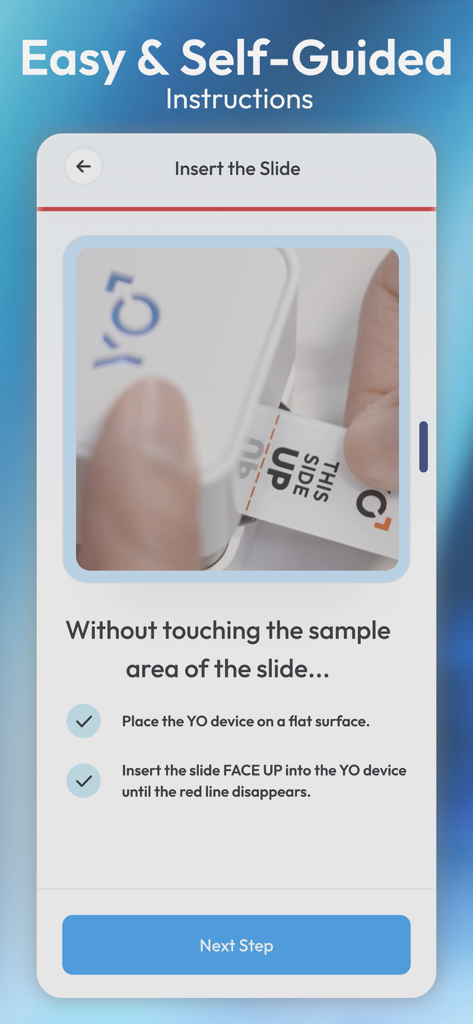 テストスライドをYO精子検査デバイスに挿入するユーザーを示す段階的なアプリの指示。