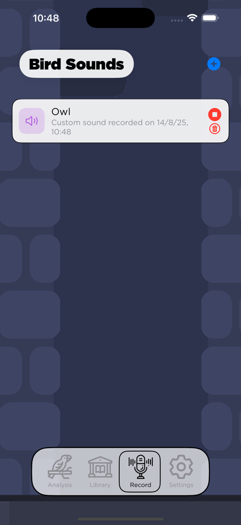 Wingsу Lеns - Interfaz de la aplicación de smartphone que muestra un sonido de búho grabado en la sección de grabación de sonidos de aves.