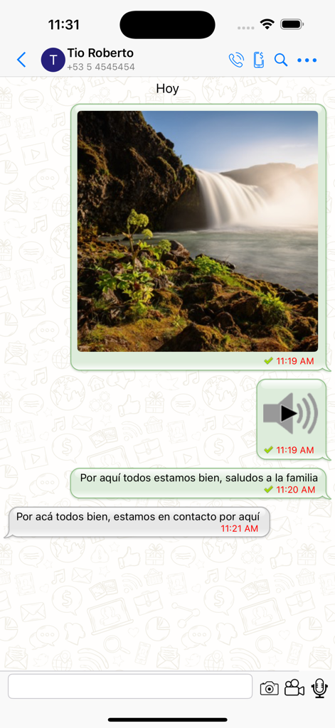 A screenshot of the CubaMessenger chat interface showing text messages, a photo of a waterfall, and a voice note exchanged with a contact named Tio Roberto.