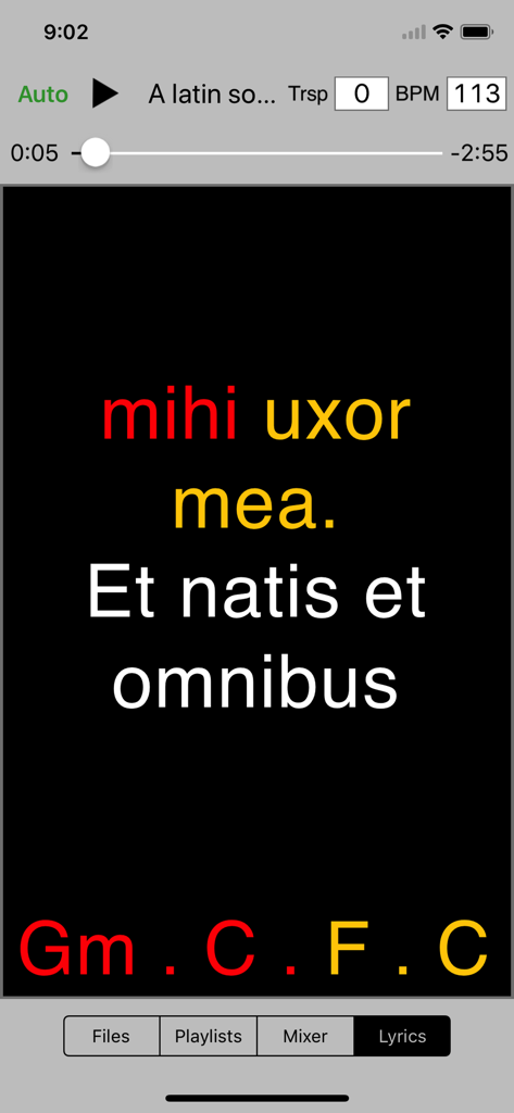 Sweet MIDI Player - Sweet MIDI Player 앱 인터페이스. MIDI 노래방 파일에 대한 동기화된 가사와 음악 코드가 표시됩니다.