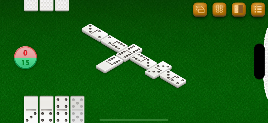 Dominos - Una partita di Dominos All Fives in corso su un tavolo di feltro verde