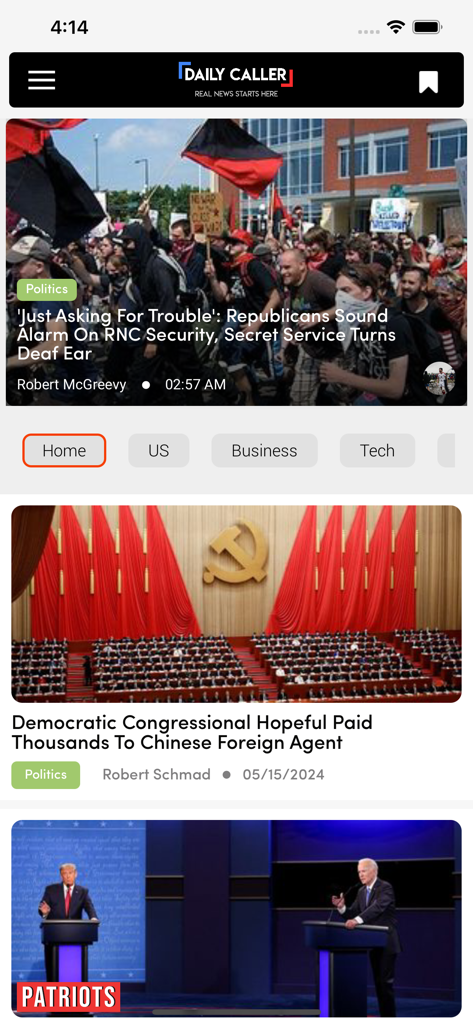 Interfaz de la aplicación de noticias The Daily Caller mostrando titulares y artículos de noticias políticas