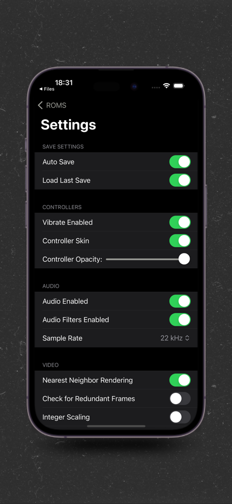 Menu delle impostazioni dell'app emulatore eNES che mostra le opzioni di configurazione per salvataggio, controller, audio e video.