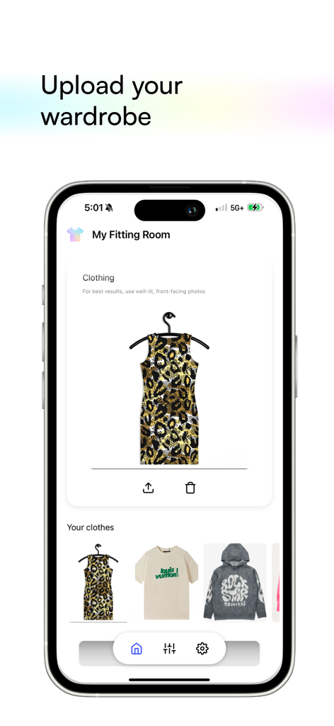 My Fitting Room - Tela do aplicativo Meu Provador mostrando a interface de upload do guarda-roupa com um vestido estampado de leopardo e galeria de roupas digitais