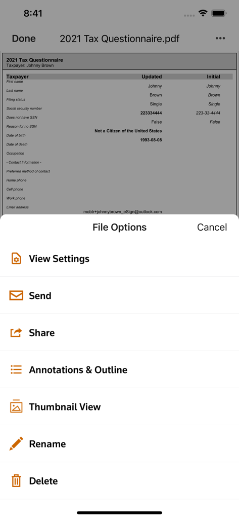 Onvio Client Center - Uno schermo mobile che mostra le opzioni di gestione dei file per un documento del questionario fiscale nell'app Onvio