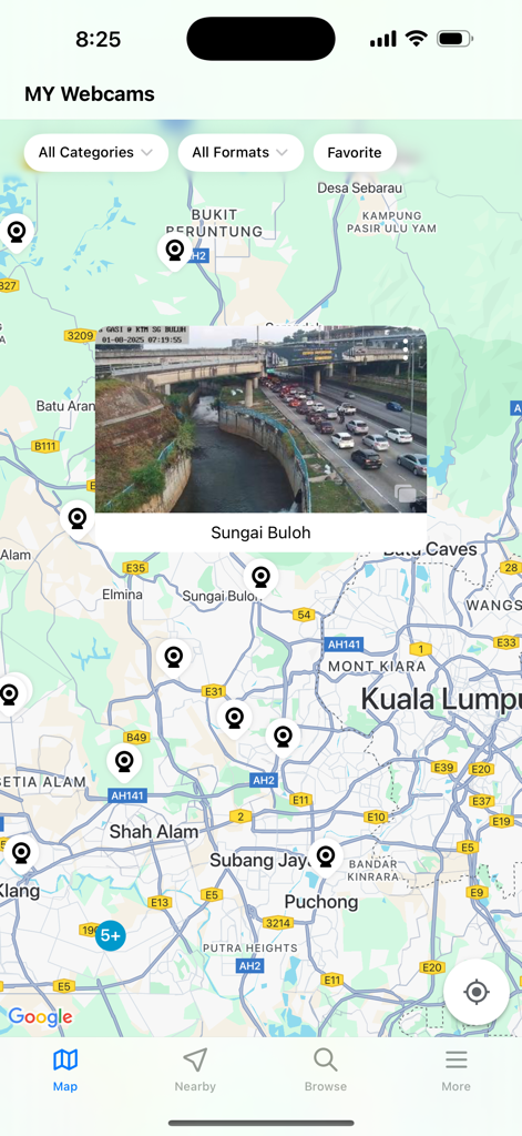 マレーシアのMY Webcamsアプリの地図インターフェース。ライブ交通カメラの位置とビデオプレビューが表示されています。
