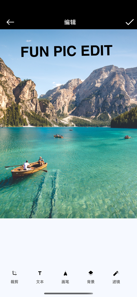 TicPic - Interfaccia dell'editor fotografico dell'app TicPic che mostra strumenti di modifica come filtri di testo e scarabocchi su un'immagine di un lago panoramico.