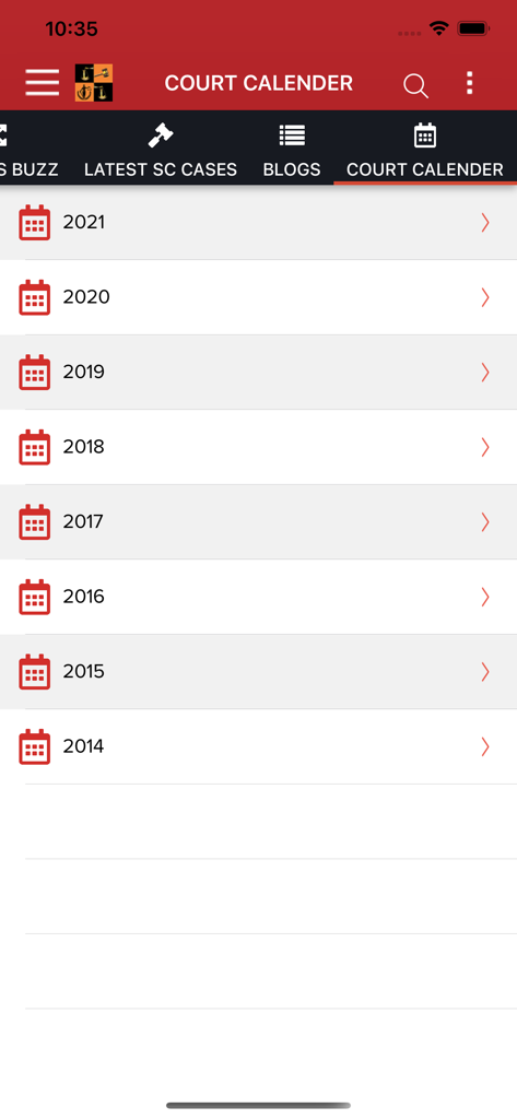 LatestLaws - LatestLawsアプリの裁判所カレンダーセクション。2014年から2021年までの年ごとの法的スケジュールリストが表示されています。