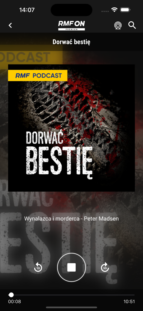 Captura de pantalla de la aplicación RMF ON de un reproductor de podcasts reproduciendo un episodio de crimen real polaco