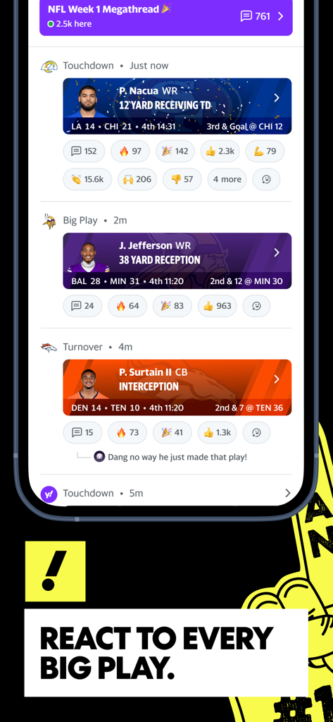 Yahoo Sportsモバイルアプリのフィードに、ライブリアクションアイコンとコミュニティコメント付きのNFLハイライトが表示されています。