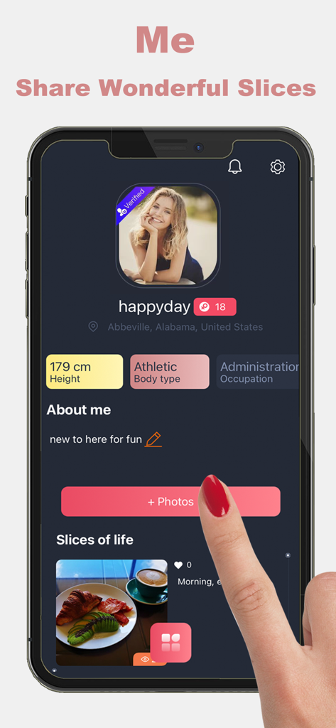Adult Friend Dating: xMatch - Interfaz de perfil de usuario de la app de citas xMatch mostrando detalles personales y una galería de fotos de momentos de la vida.