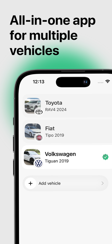 AutoIQ: Сar maintenance log - Interfaz de la aplicación AutoIQ que muestra una lista de vehículos gestionados, incluyendo Toyota, Fiat y Volkswagen