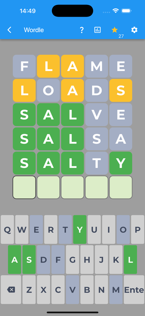 Pantalla del juego Wordle en la aplicación Crucigramas Ligeros que muestra un desafío de palabra de cinco letras con fichas de colores y un teclado.