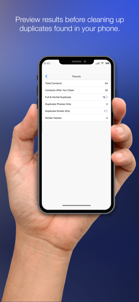iPhone-Bildschirm, der eine Zusammenfassung der gefundenen doppelten Kontakte vor der Bereinigung anzeigt