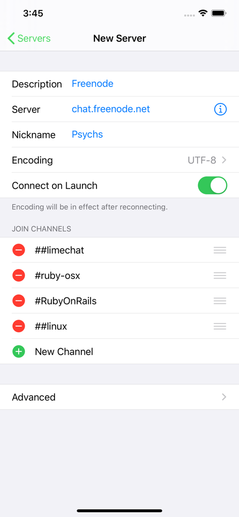 Interfaz de LimeChat para iOS que muestra la pantalla de configuración para un nuevo servidor IRC, incluyendo nombre del servidor, apodo y lista de canales.