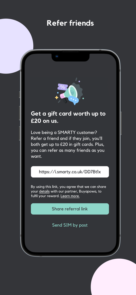 SMARTY - Pantalla de referir amigos de la app móvil SMARTY con una oferta de recompensa de tarjeta de regalo y un enlace de referencia para compartir.