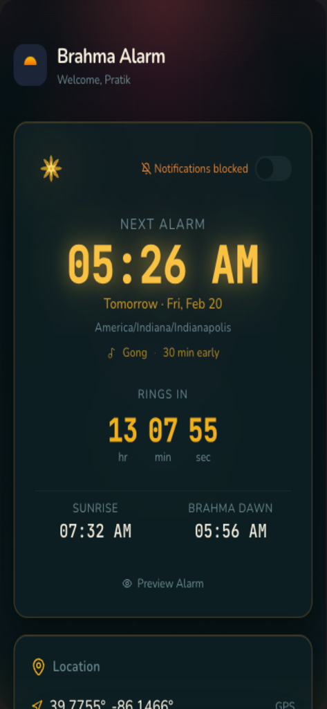 Brahma Alarm - Brahma Alarmアプリのダッシュボード。現地の日出に基づいた次のアラーム時間とカウントダウンタイマーが表示されています。