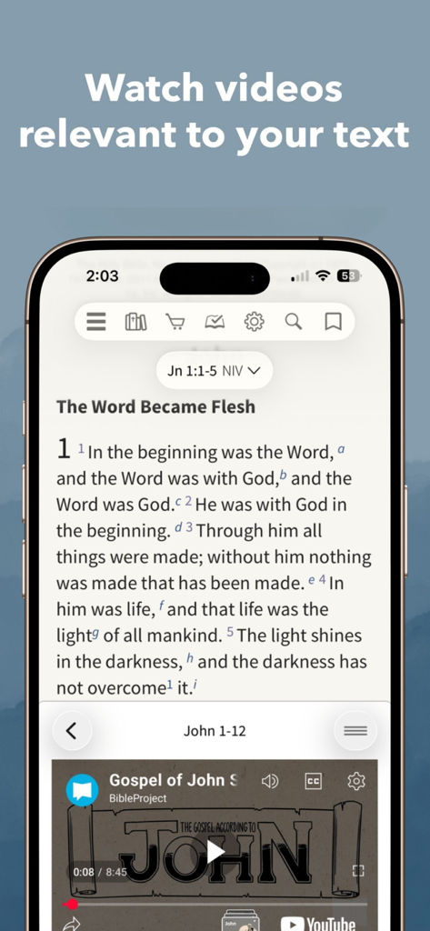 NIV Bible App + - 聖句のテキストと、より深い学習のための統合されたBibleProject動画が表示されているNIV聖書アプリのインターフェース。