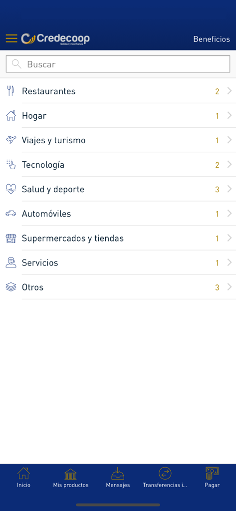 Credecoop en Línea - Lista de categorías de beneficios como restaurantes y viajes en la aplicación Credecoop en Línea