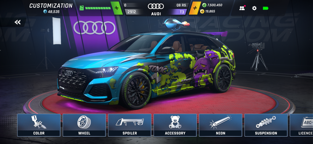 Racing Kingdom - Audi Q8 RS personalizado con una vibrante librea de monstruo tóxico en el menú de personalización de Racing Kingdom.
