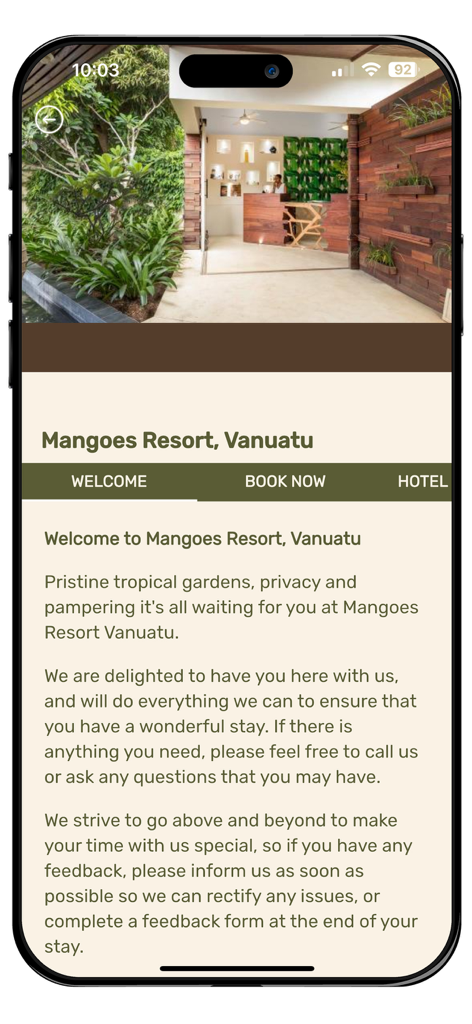 Mangoes Resort - Schermata di benvenuto dell'app Mangoes Resort che mostra un'area reception tropicale e un messaggio di benvenuto