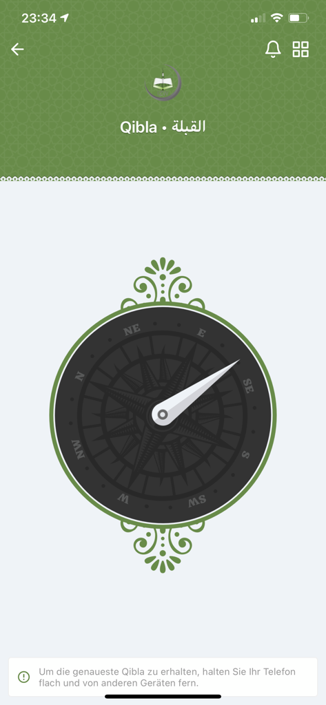 Qibla-Kompass-Bildschirm in der Islamisches Zentrum Wien App, der die Gebetsrichtung anzeigt.