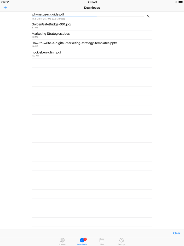 Files HD Pro - Pantalla de descargas en Files HD Pro mostrando una lista de archivos y una barra de progreso de descarga activa.