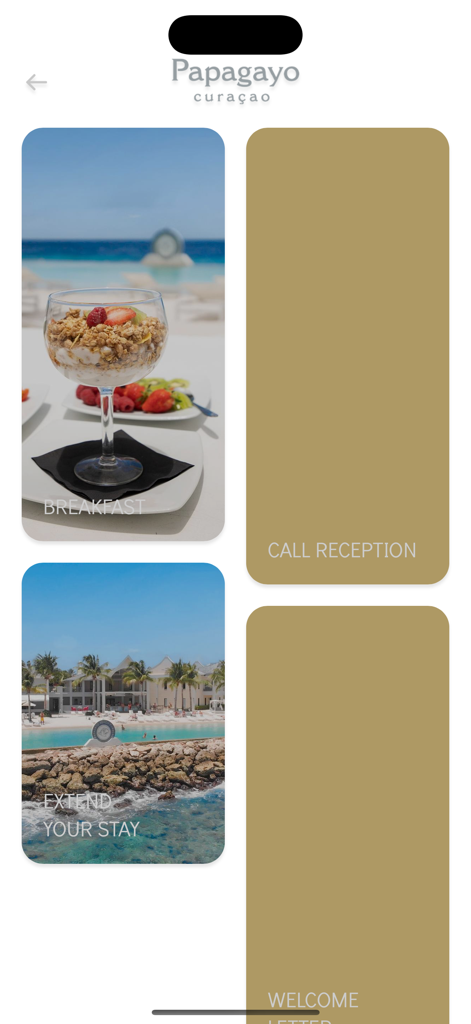 Interfaccia dell'app Papagayo Curaçao che mostra i servizi per gli ospiti, tra cui colazione e contatto con la reception