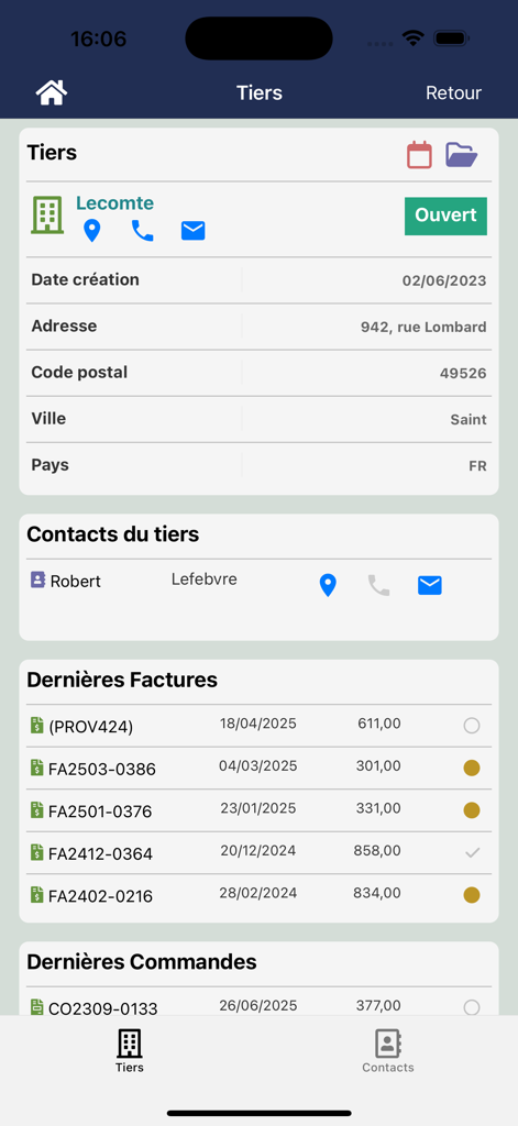Dolismart app screen showing customer profile details, invoices, and orders