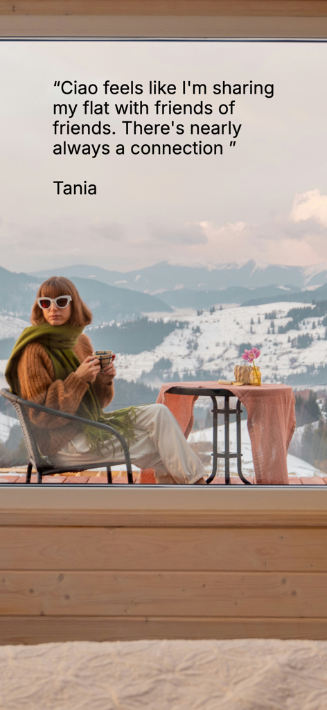 Ciao - Sublet Community - Mujer sentada en un balcón con vista a una montaña nevada y un testimonio para la comunidad de subarriendos de Ciao