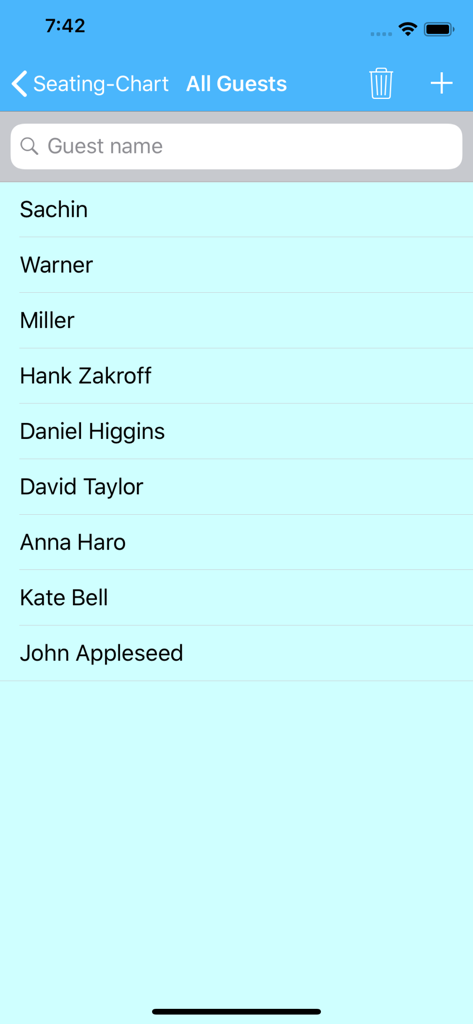 Pantalla de gestión de lista de invitados en la aplicación Seating Chart que muestra una lista de nombres y una barra de búsqueda.