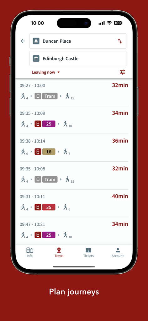 Interfaz de la aplicación móvil que muestra varias rutas de autobús y tranvía y tiempos de viaje desde Duncan Place hasta el Castillo de Edimburgo.