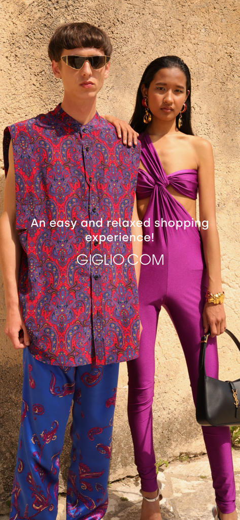 GIGLIO.COM - GIGLIO.COM 쇼핑 경험을 나타내는 하이엔드 럭셔리 패션을 입은 두 명의 모델