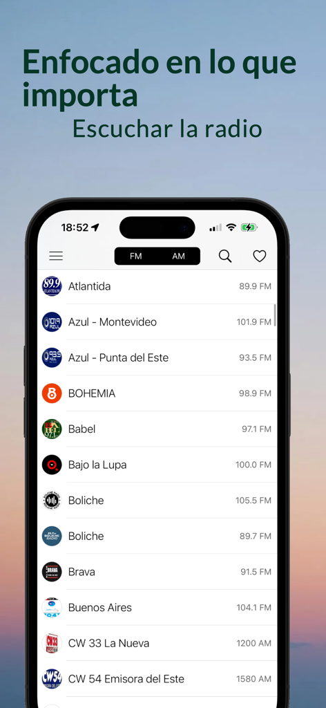 Interface of the Radios Uruguay app displaying a list of live FM and AM radio stations.