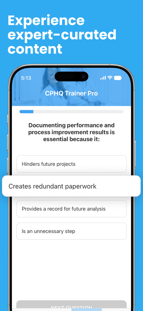 CPHQ Trainer Pro - Interface do aplicativo CPHQ Trainer Pro com uma questão de teste prático sobre melhoria de desempenho e processo.