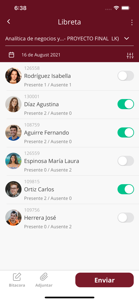 Universidad ORT Uruguay - Attendance management screen in the Universidad ORT Uruguay app showing a student list with toggle switches