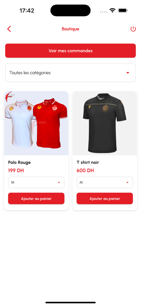 WYDAD TICKETING - A seção da loja do aplicativo Wydad Ticketing exibindo camisas polo e jerseys oficiais do clube.