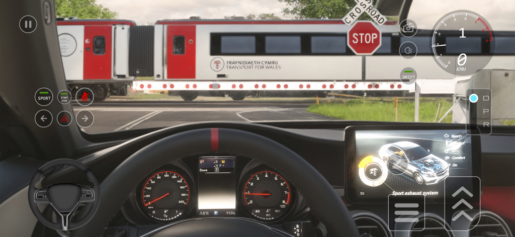 Car Driving 2026 : School Game - Vista de conducción en primera persona desde el interior de un coche esperando en un cruce de ferrocarril con un tren pasando